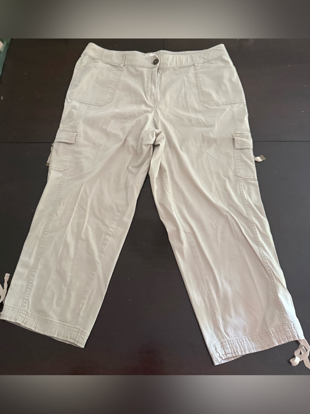 Cato Women’s Lt. Beige Cargo Capri Pants